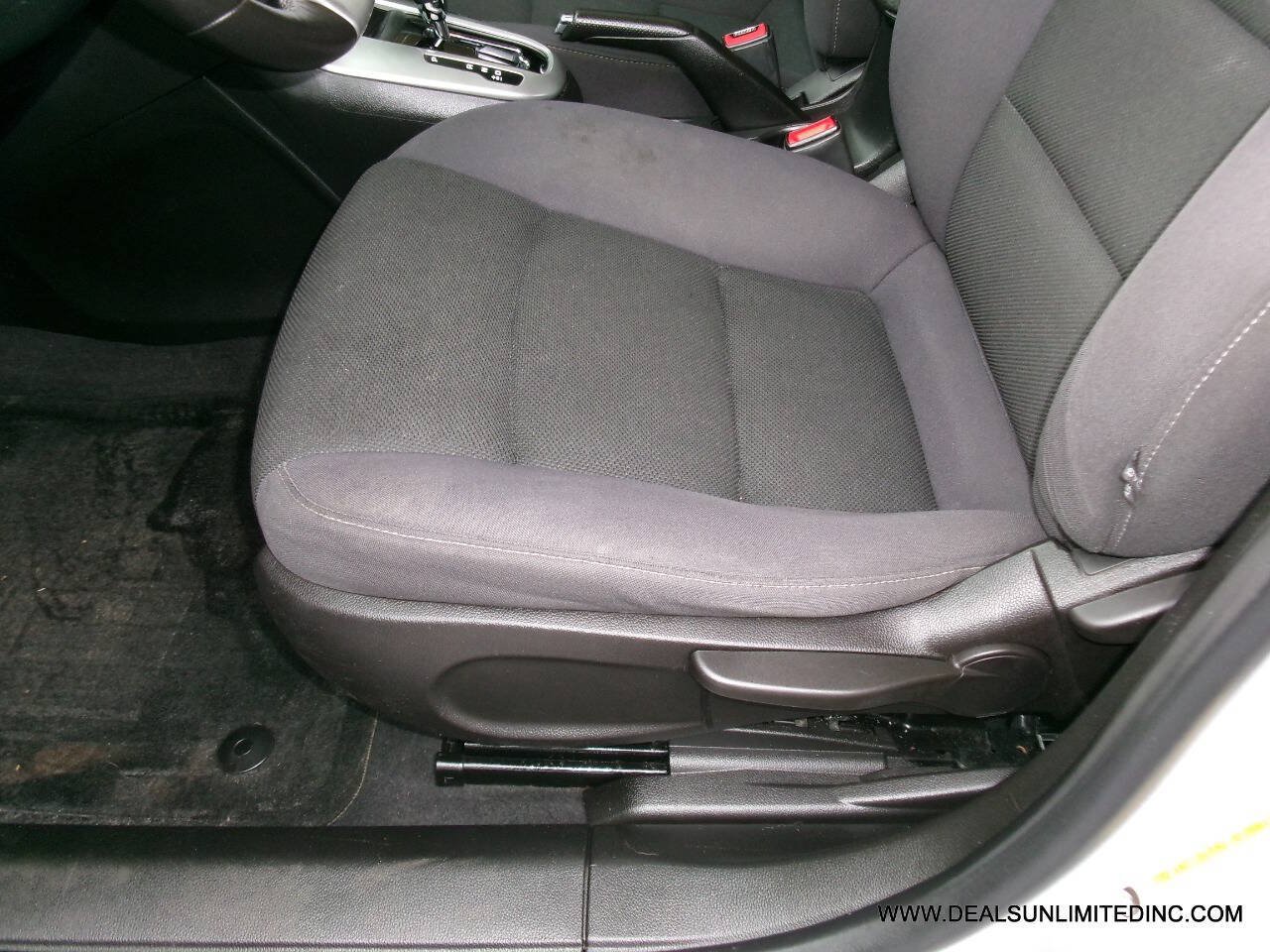 Used 2013 Chevrolet Cruze LT FWD image 8