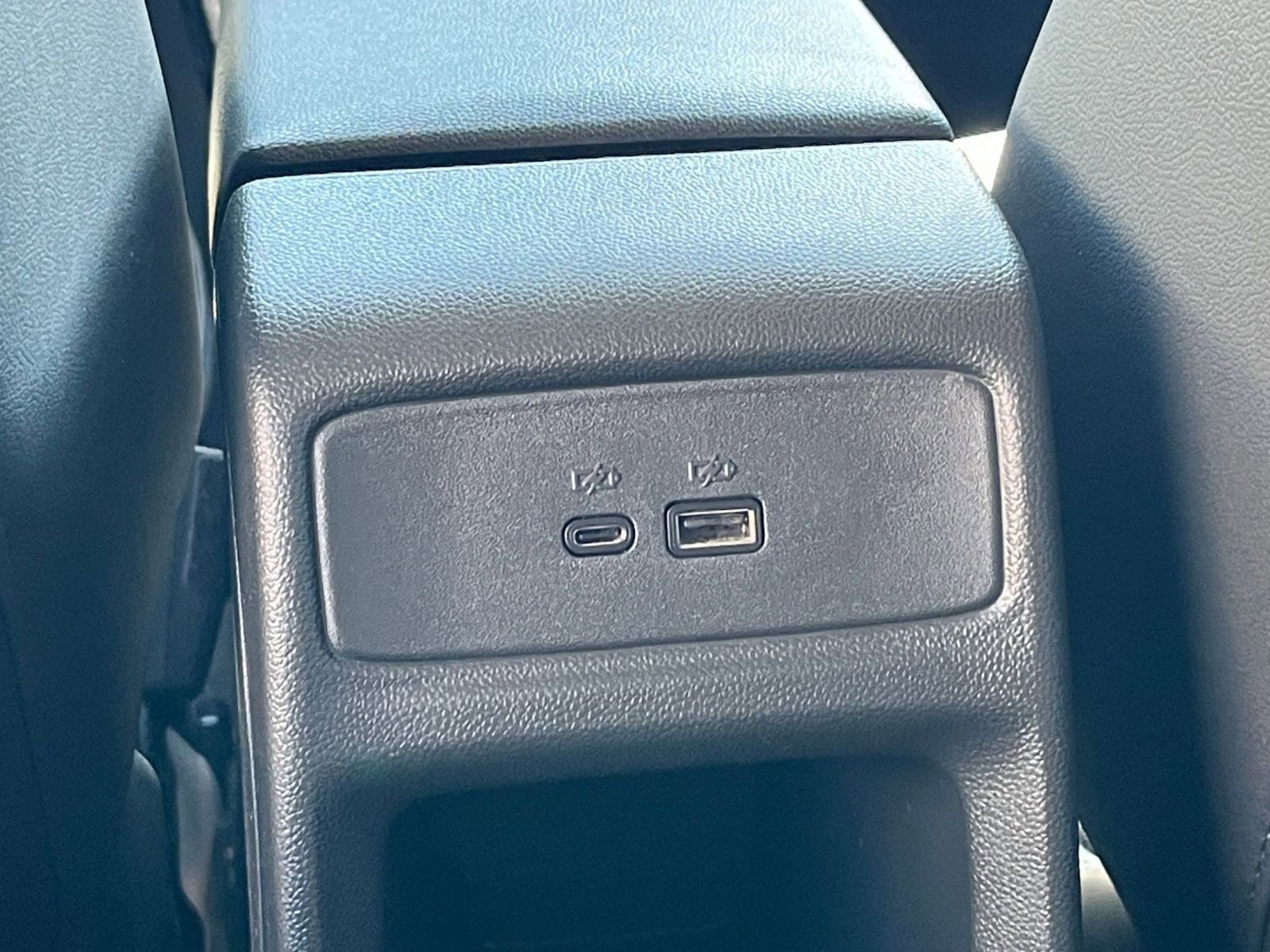 Used 2025 Chevrolet Trax LT w/ LT Convenience Package FWD image 22