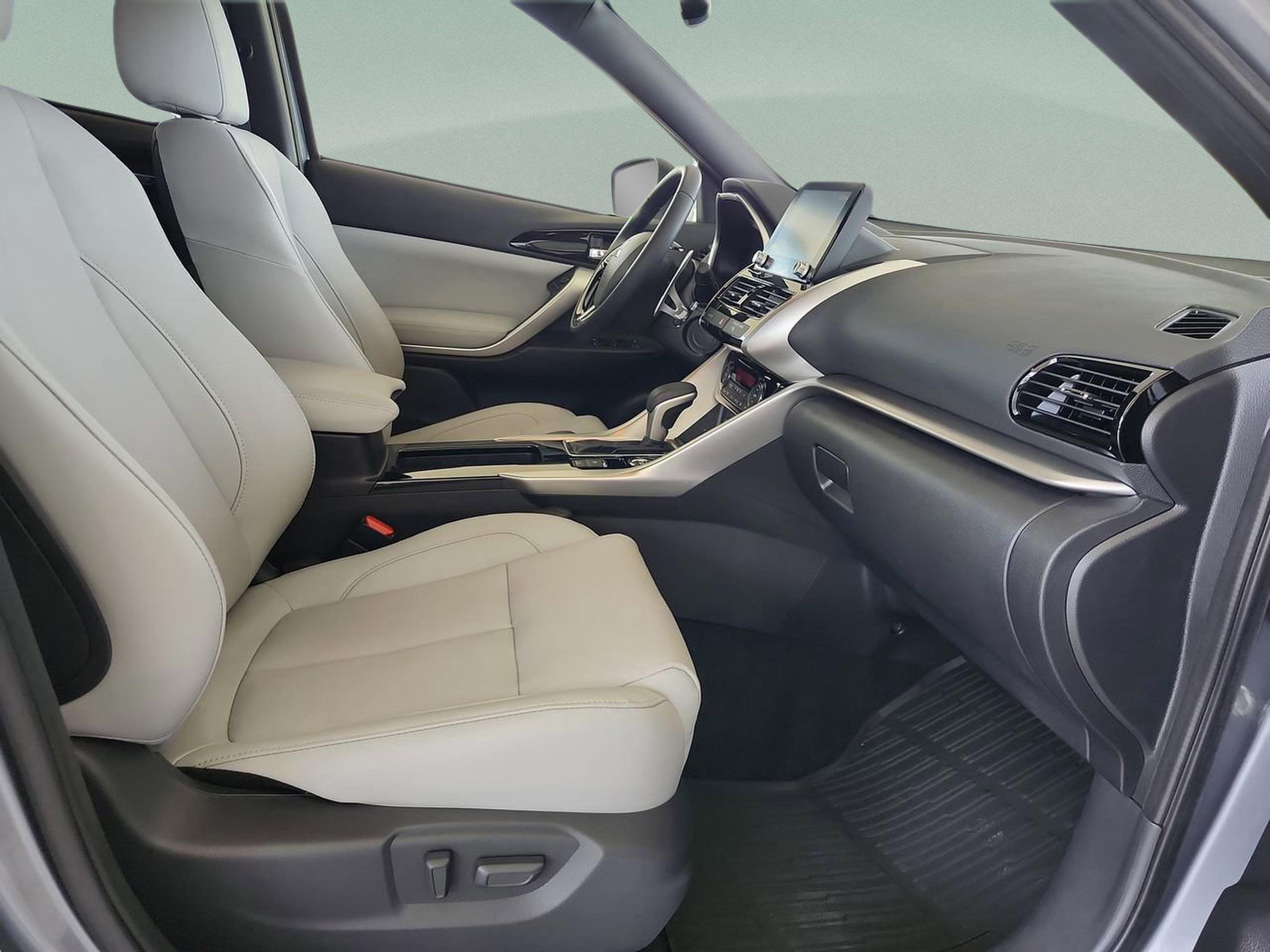 Used 2024 Mitsubishi Eclipse Cross SE image 19