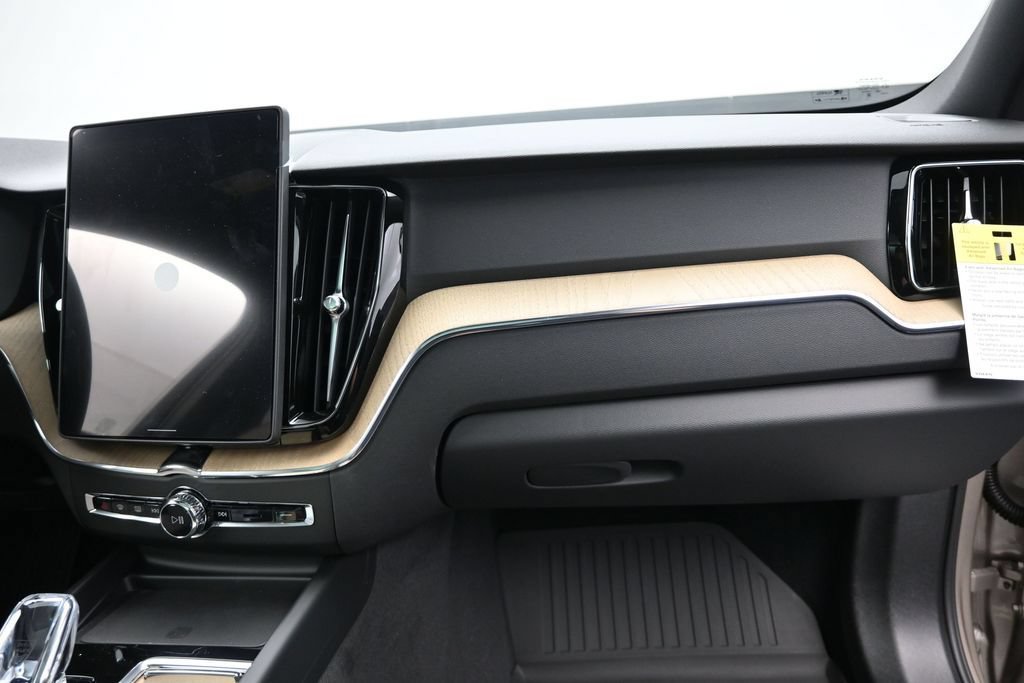 New 2026 Volvo XC60 T8 Plus w/ Protection Package Premier AWD/4WD image 20