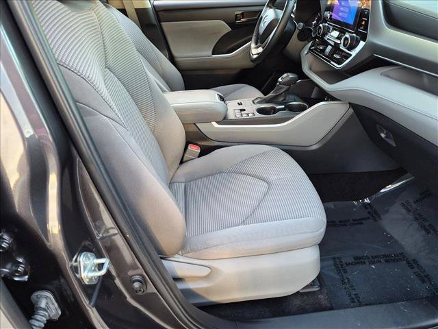Certified 2024 Toyota Highlander LE FWD image 19