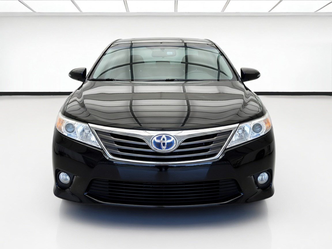 Used 2014 Toyota Avalon Limited w/ Technology Package FWD image 2