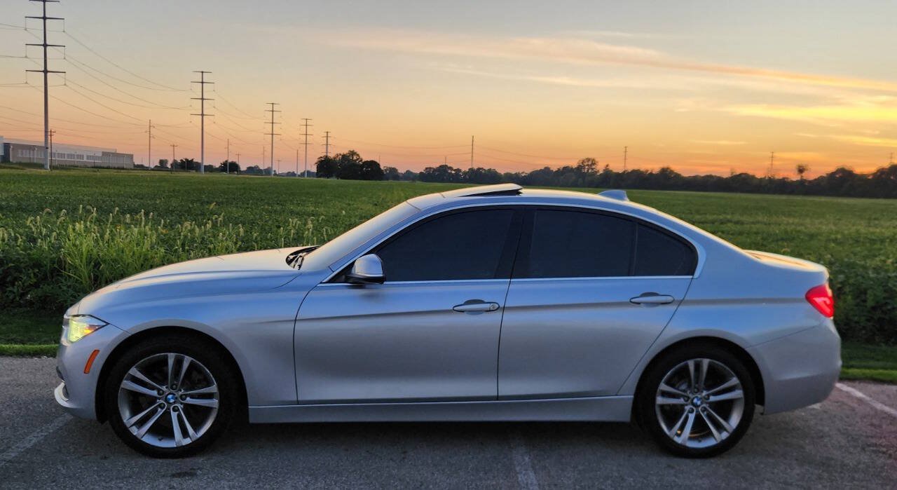 Used 2018 BMW 330i xDrive Sedan AWD/4WD image 2