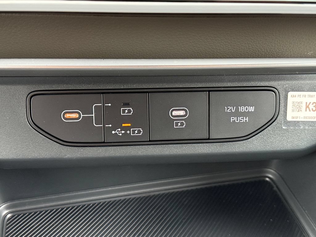 New 2026 Kia Carnival FWD image 18