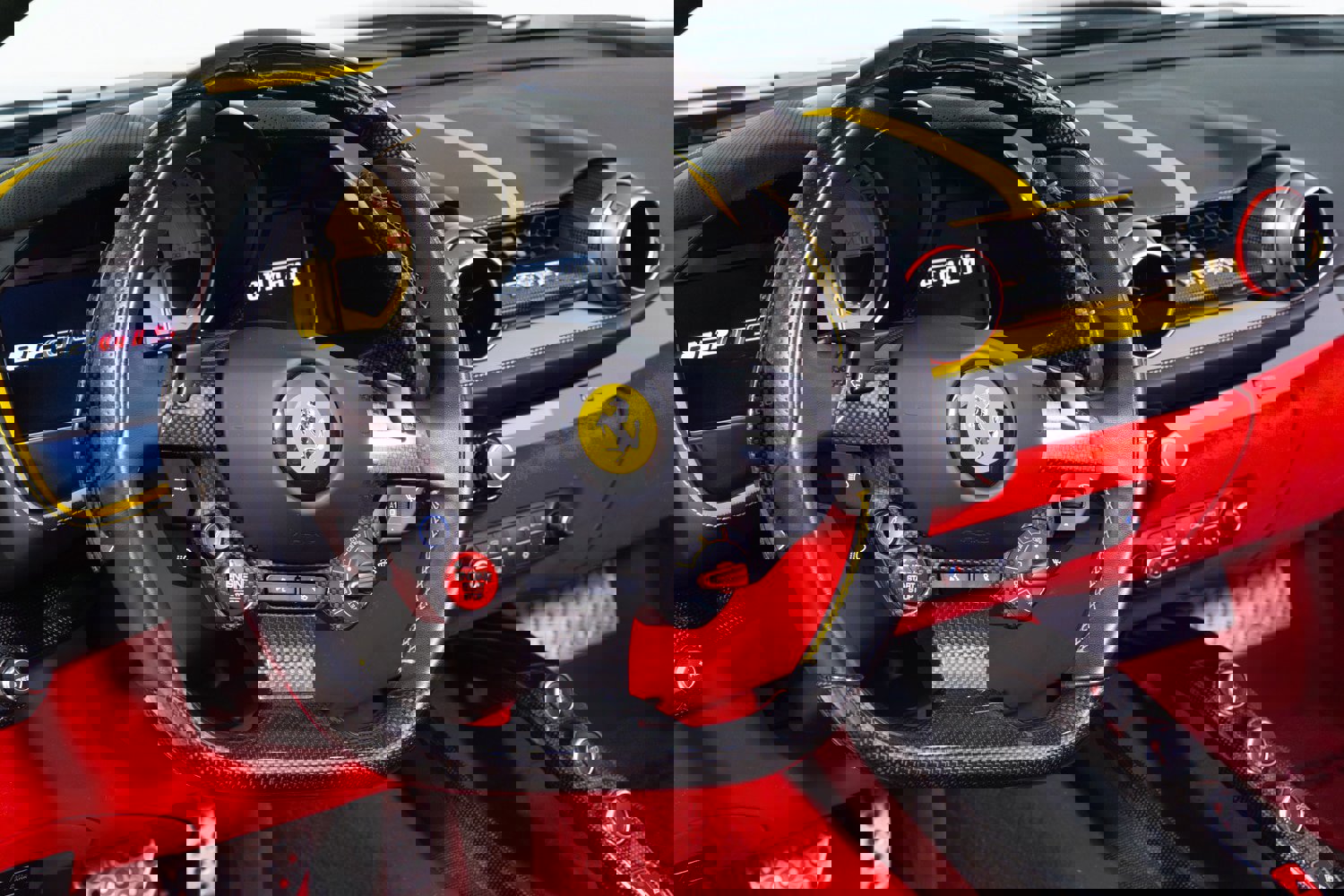 Used 2021 Ferrari 812 GTS image 29