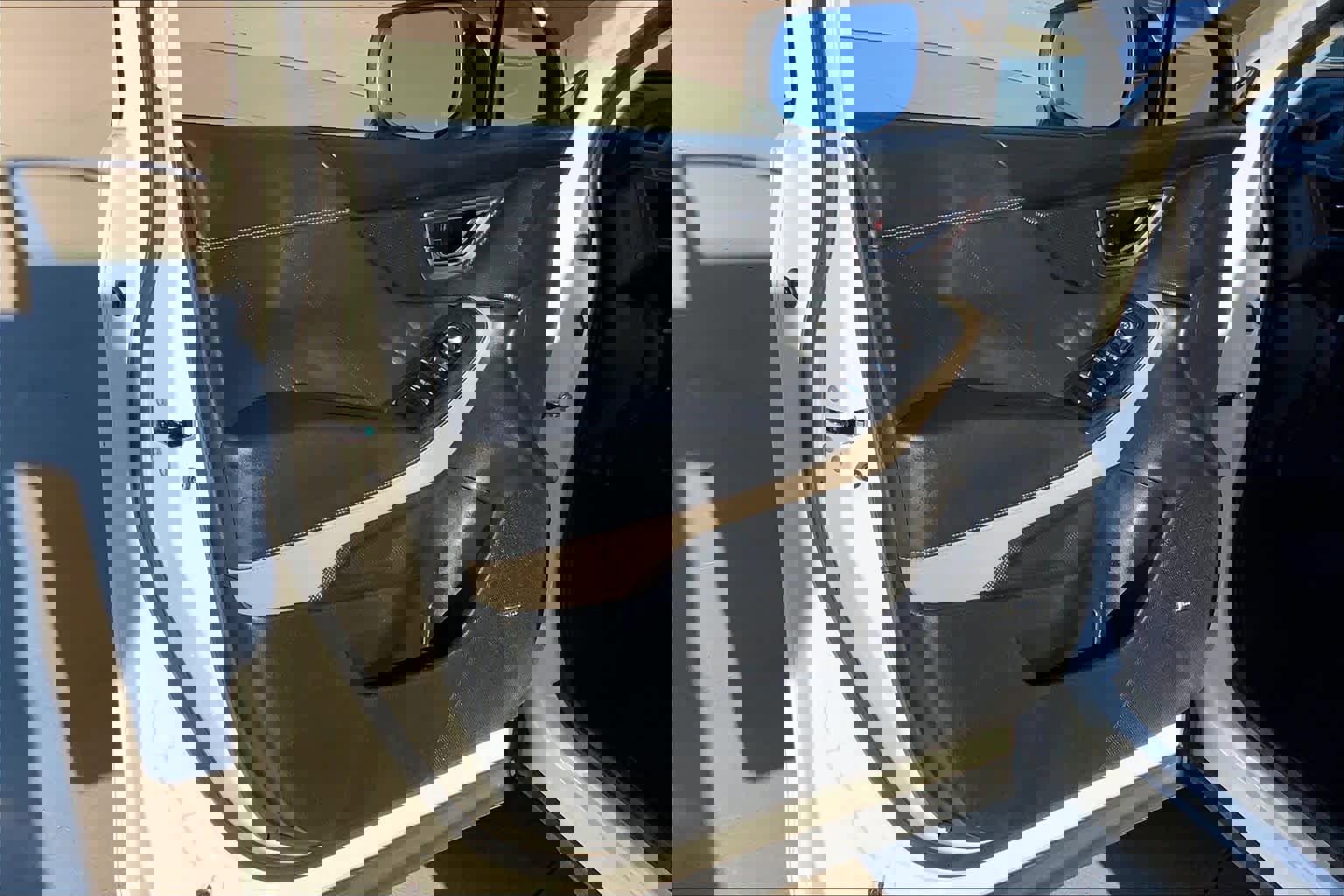 Used 2022 Subaru Forester Limited image 21