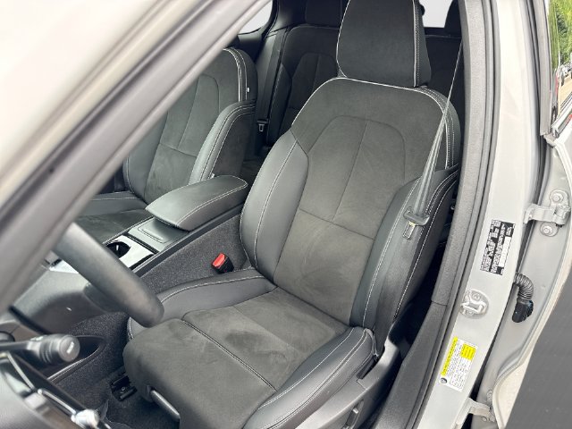 Certified 2023 Volvo C40 P8 Recharge Ultimate w/ Protection Package Premier AWD/4WD image 16