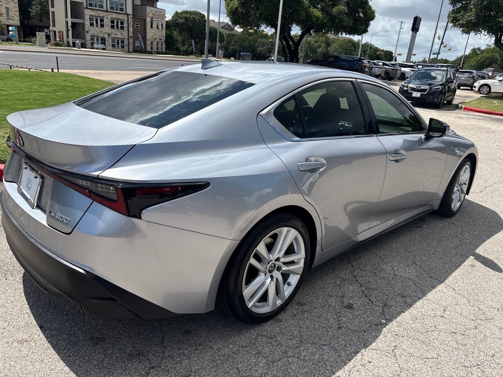 Used 2021 Lexus IS 300 RWD image 4