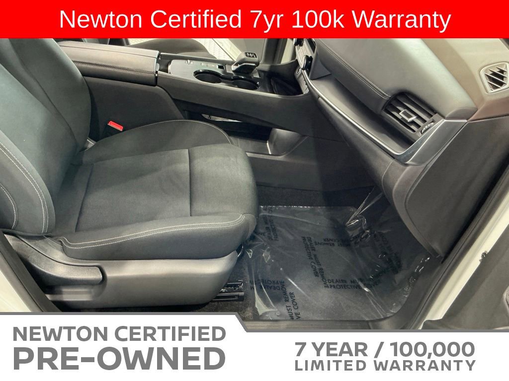 Used 2023 Nissan Rogue S FWD image 12