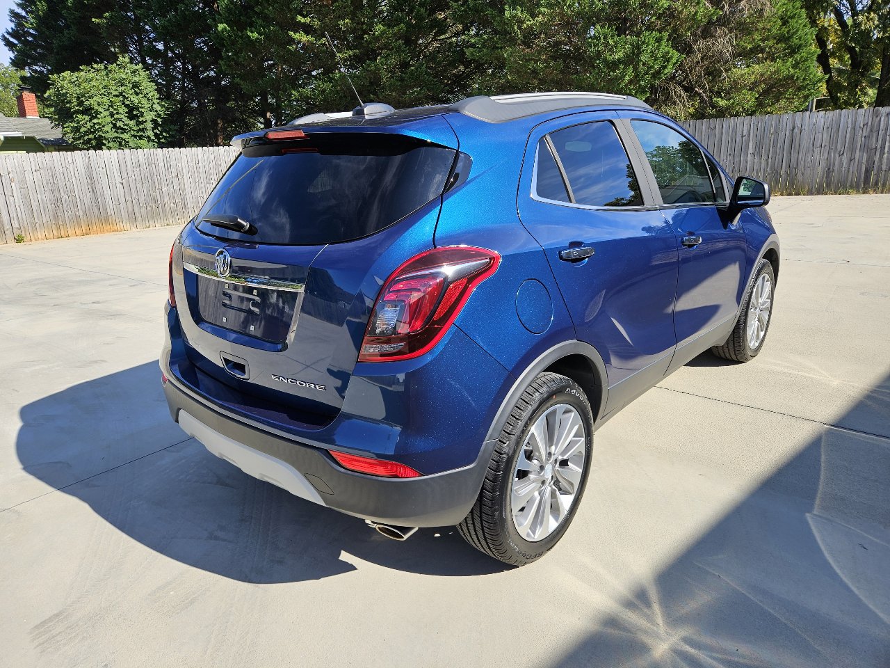 Used 2020 Buick Encore Preferred image 4