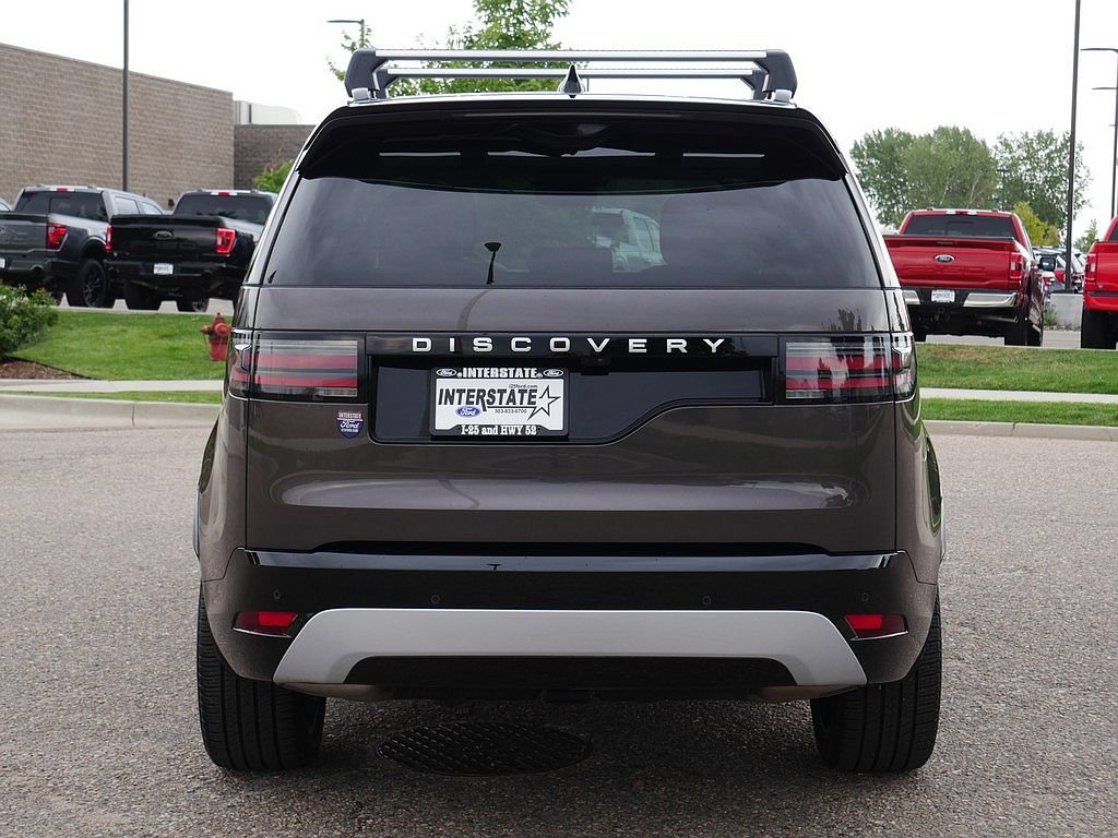 Used 2025 Land Rover Discovery Metropolitan Edition AWD/4WD image 4