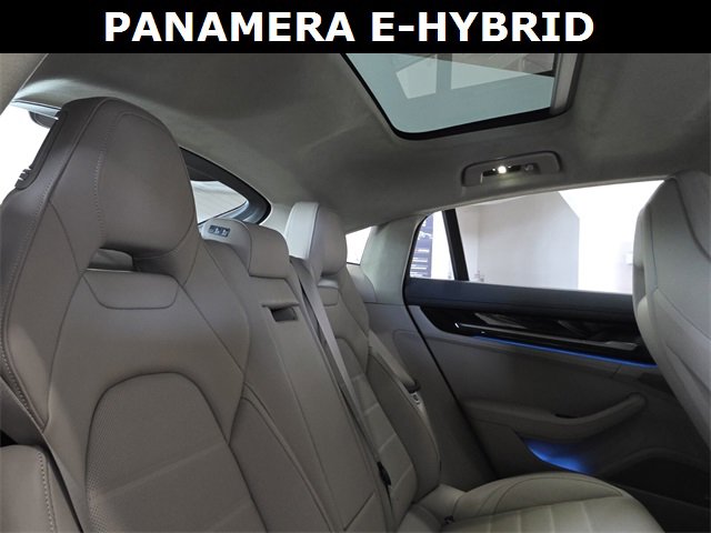 Used 2026 Porsche Panamera 4 image 14