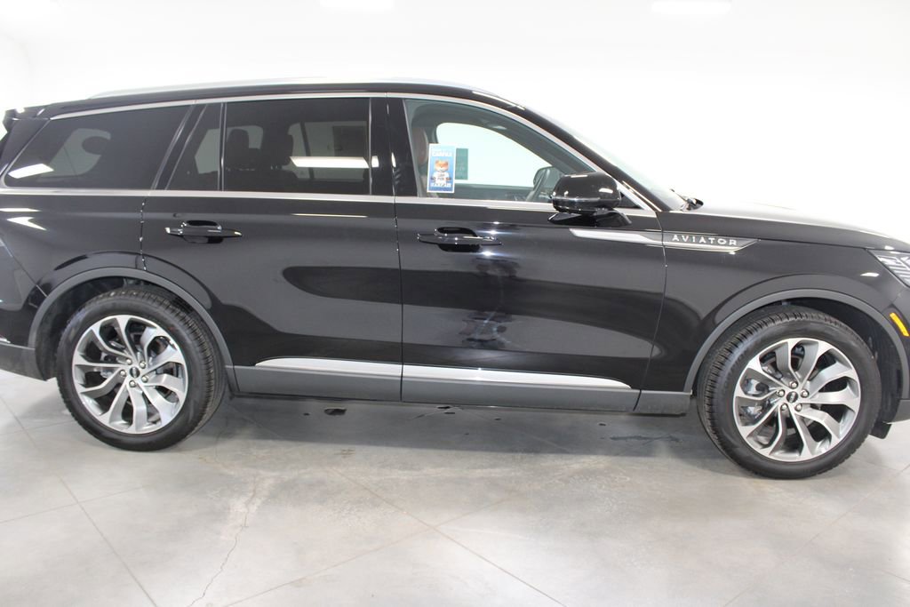 Used 2025 Lincoln Aviator Reserve image 11