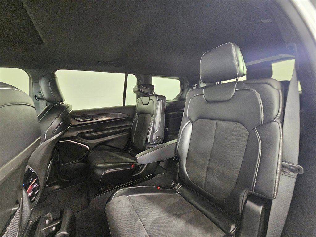 Used 2022 Jeep Grand Cherokee L Laredo image 20