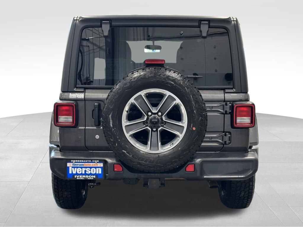 Used 2019 Jeep Wrangler Unlimited Sahara w/ Cold Weather Group AWD/4WD image 6