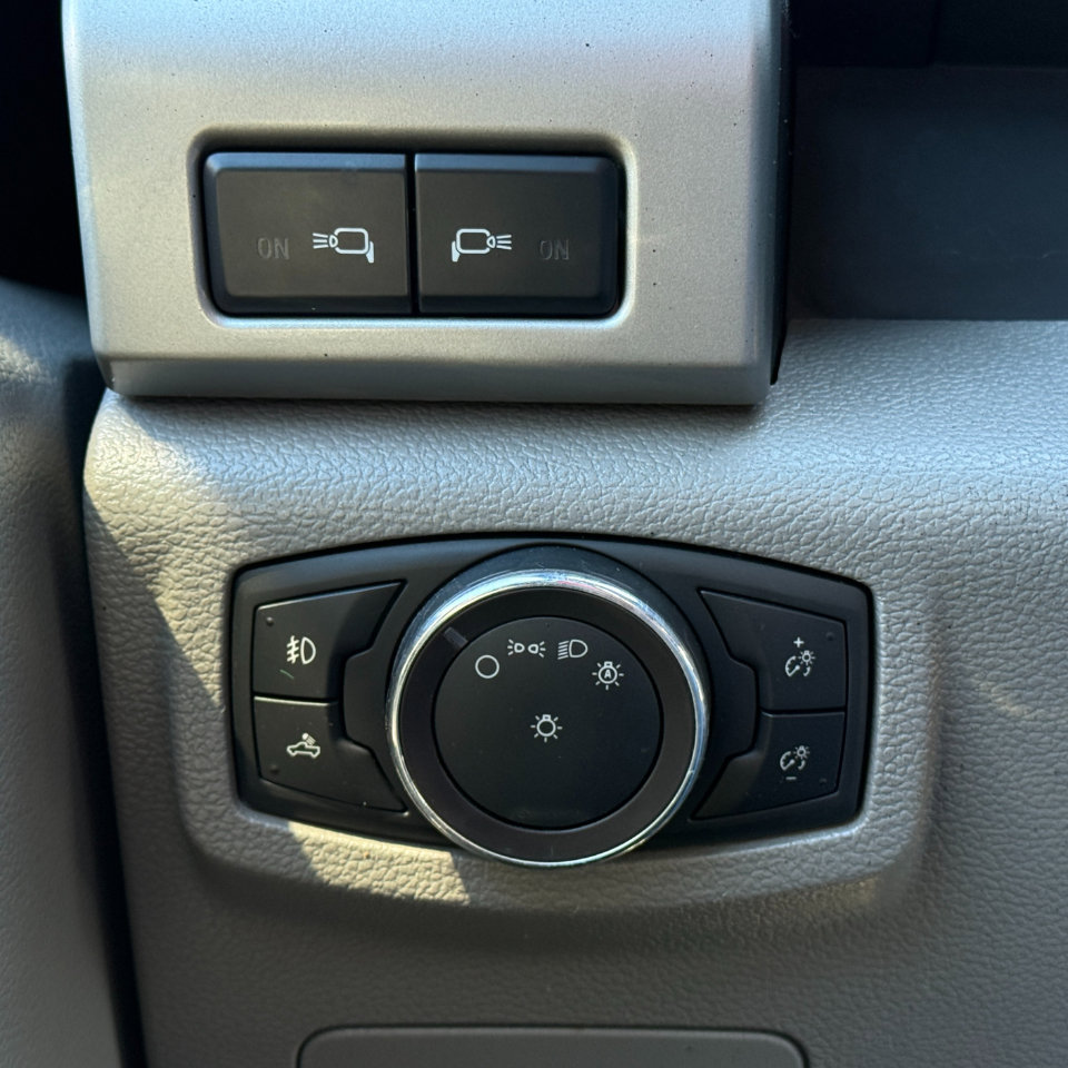 Used 2018 Ford F150 Lariat w/ Equipment Group 502A Luxury image 27