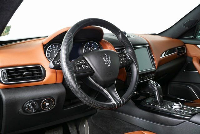 Used 2022 Maserati Levante GT image 3