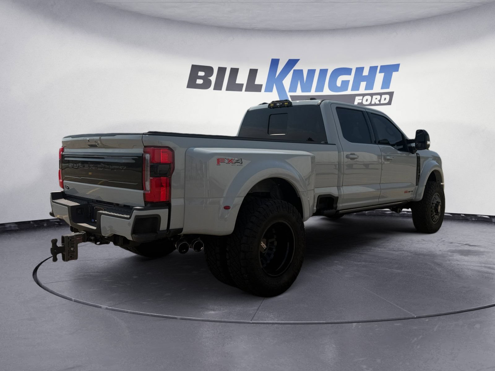 Used 2025 Ford F450 Platinum w/ FX4 Off-Road Package AWD/4WD image 5
