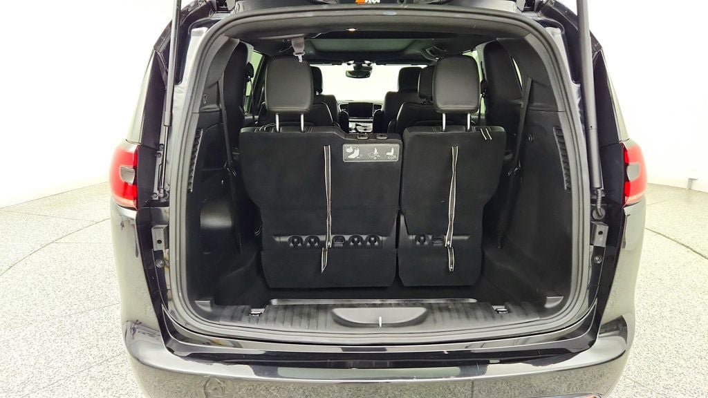Used 2021 Chrysler Pacifica Touring-L w/ Premium & Safety Sphere Group AWD/4WD image 22