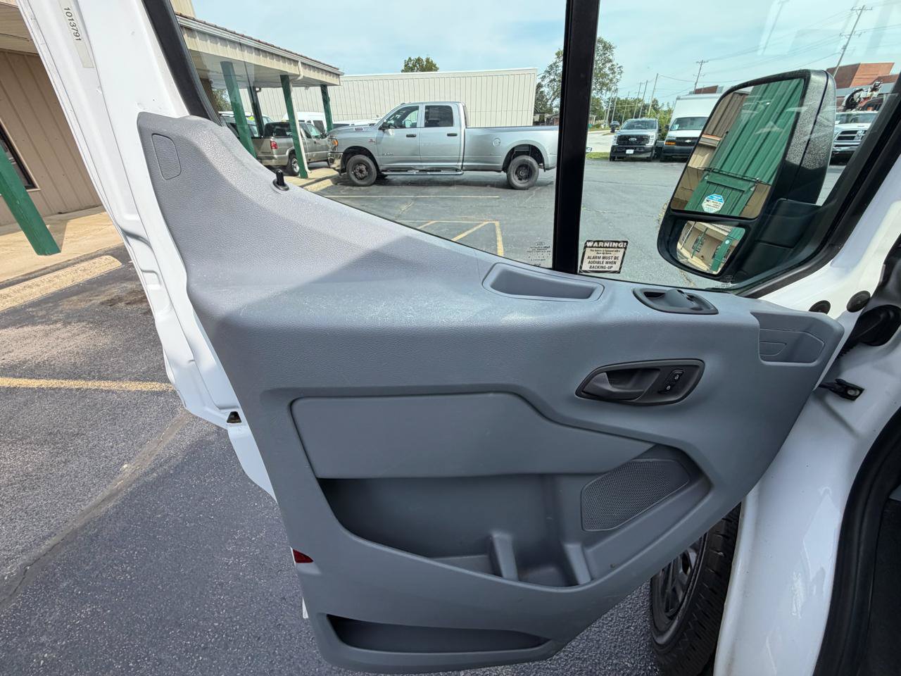 Used 2019 Ford Transit 250 130 Low Roof RWD image 17
