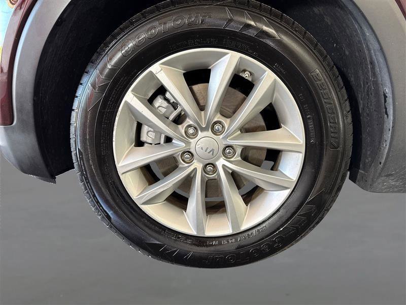 Used 2017 Kia Sorento AWD image 19