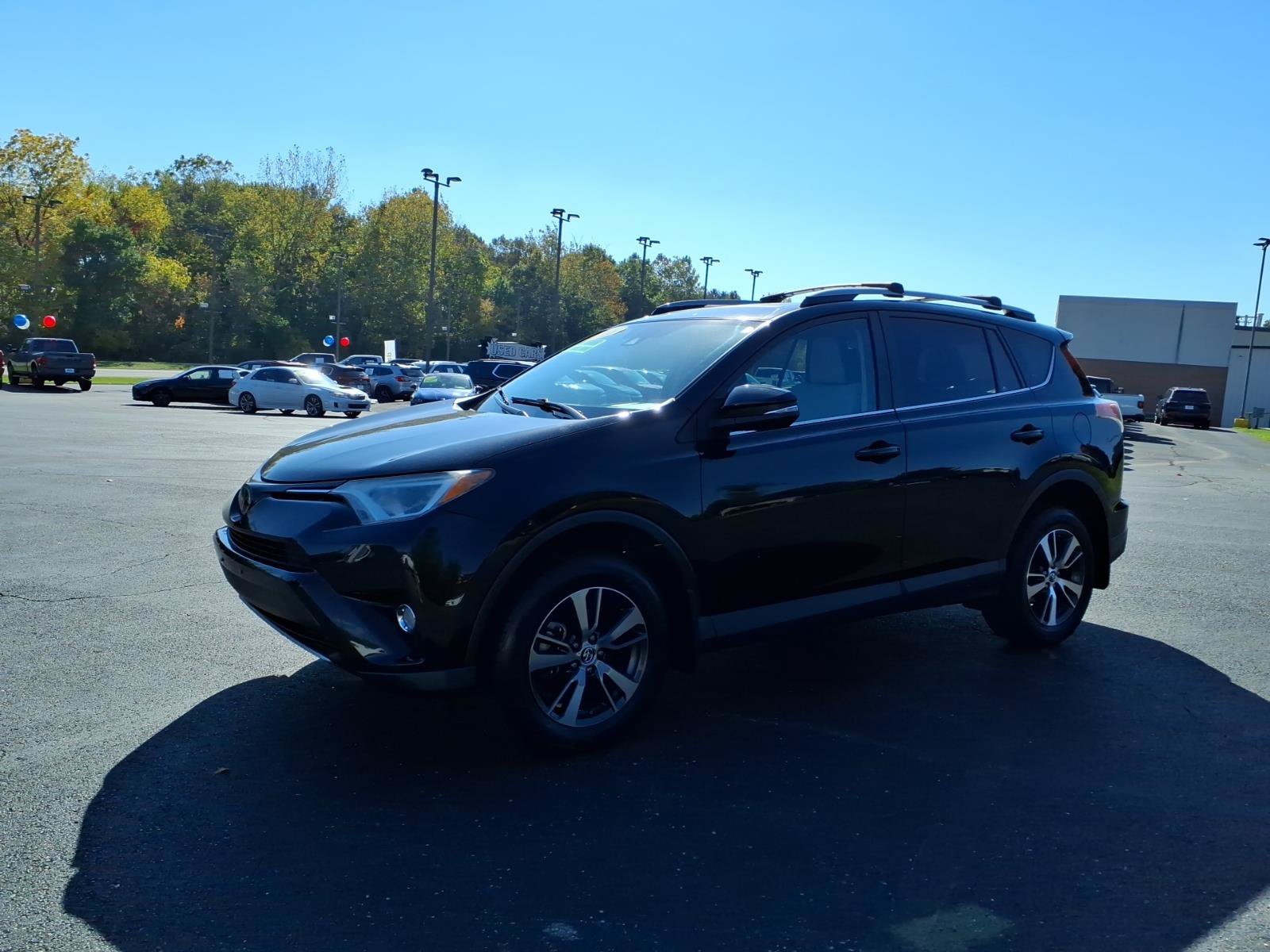 Used 2018 Toyota RAV4 XLE AWD/4WD image 3