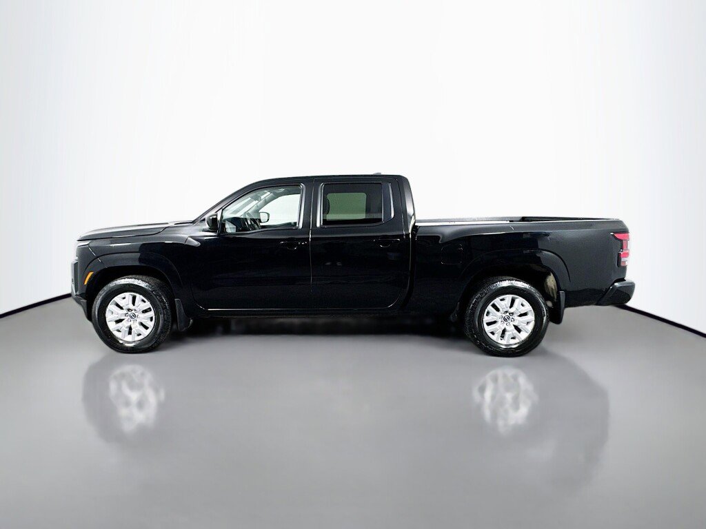 Used 2023 Nissan Frontier SV AWD/4WD image 2