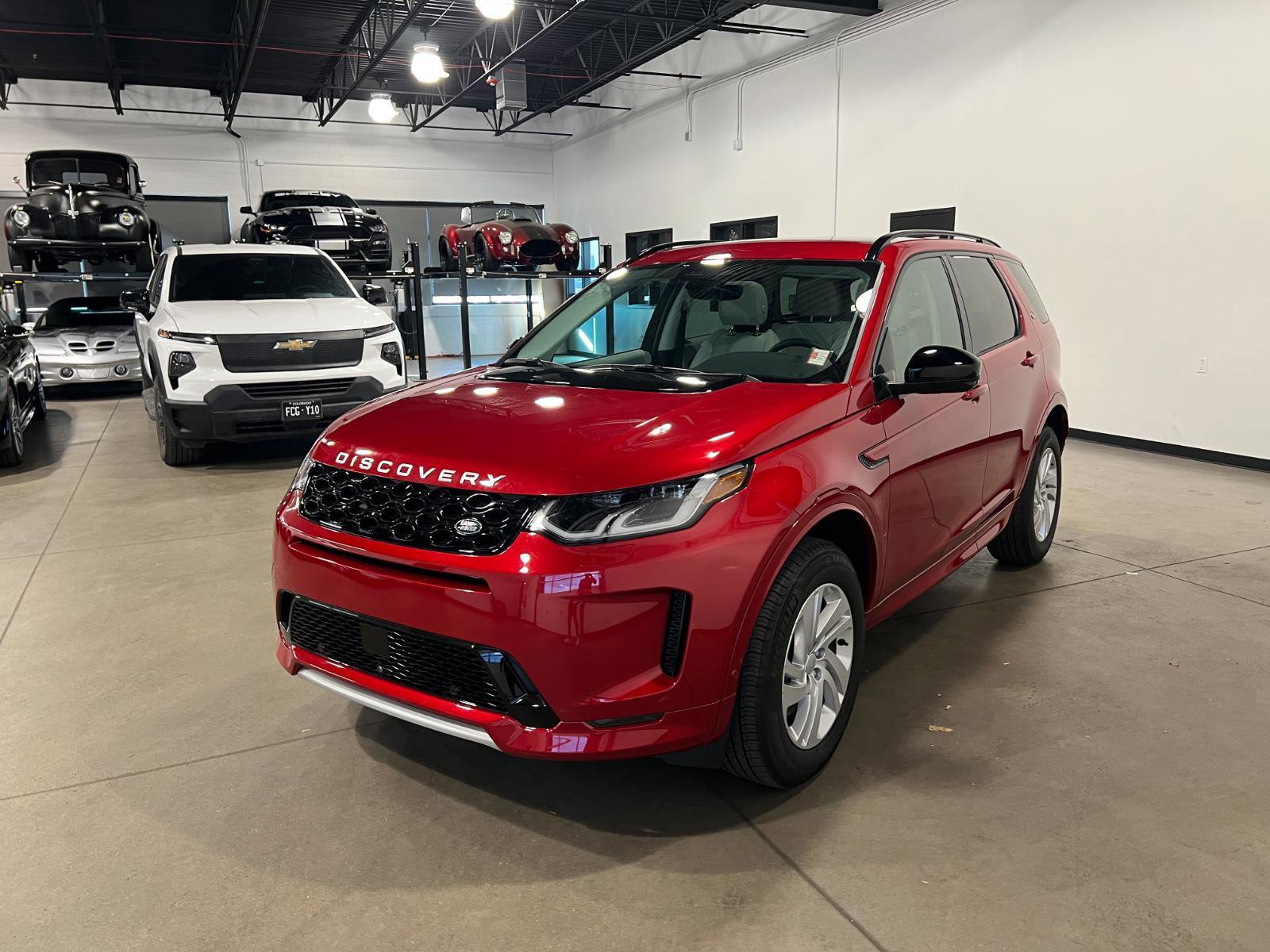 Used 2025 Land Rover Discovery Sport S image 7