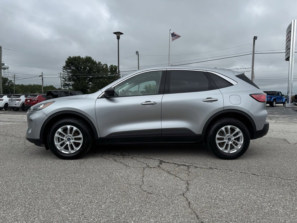 Used 2022 Ford Escape SE w/ Convenience Package image 2