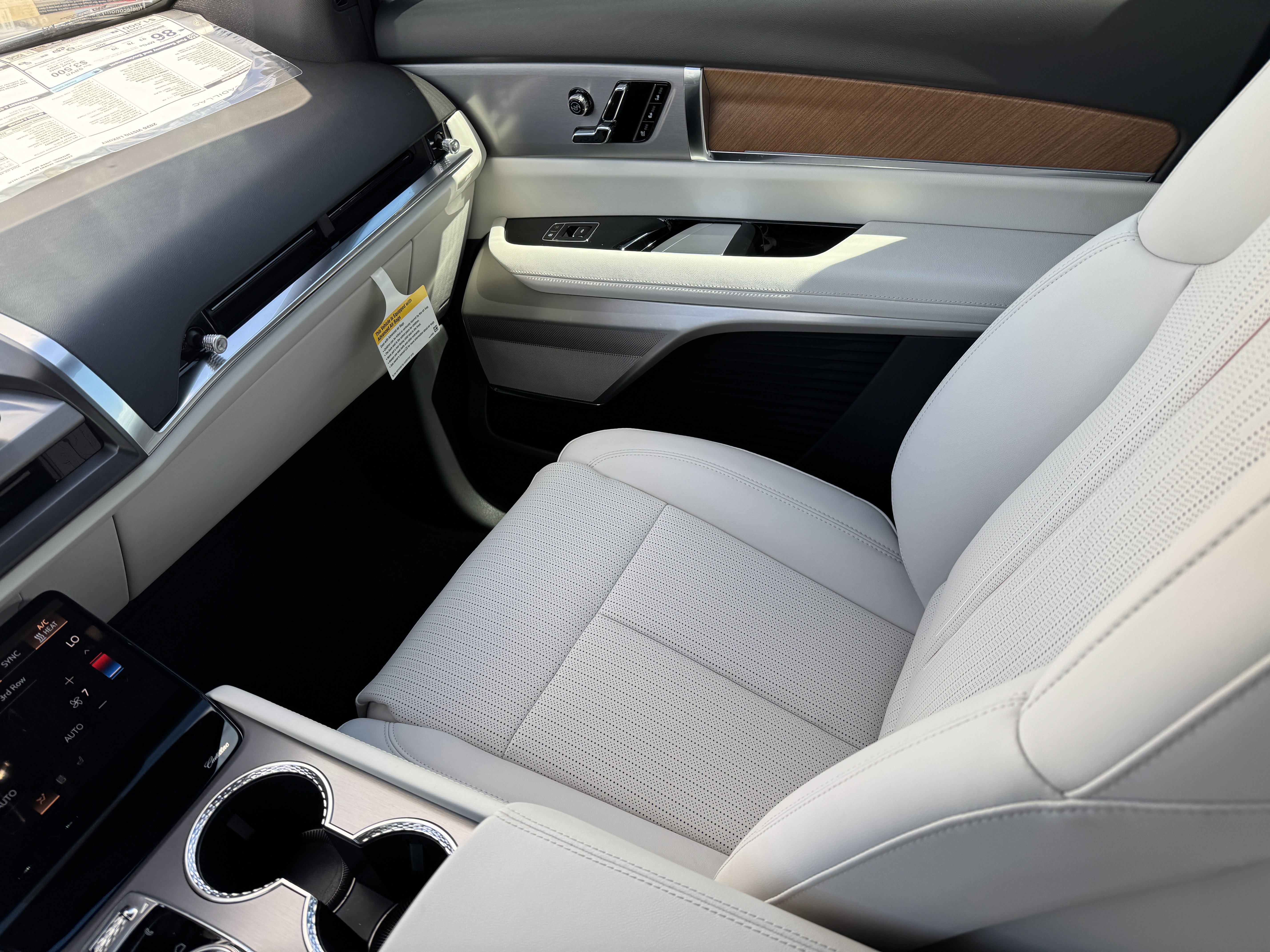 New 2026 Cadillac Vistiq Luxury image 17