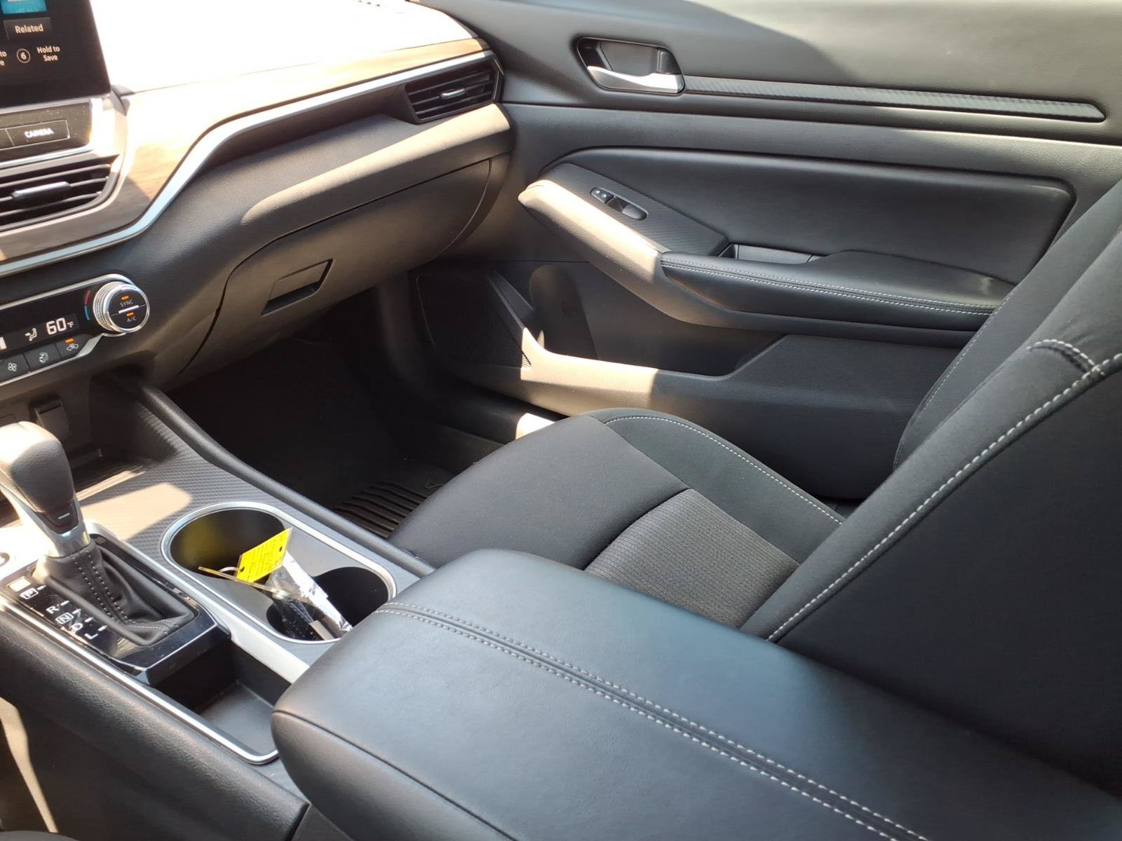 Used 2025 Nissan Altima 2.5 SV w/ SV Special Edition Package FWD image 19
