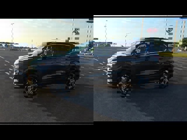 Used 2022 Hyundai Santa Fe SE w/ Cargo Package image 5