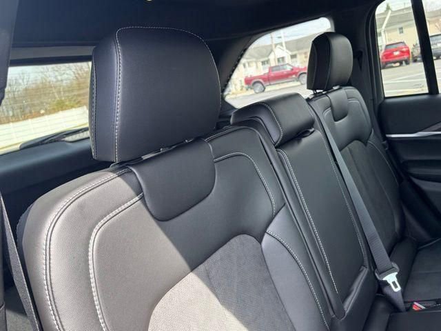 New 2026 Jeep Grand Cherokee Altitude AWD/4WD image 33