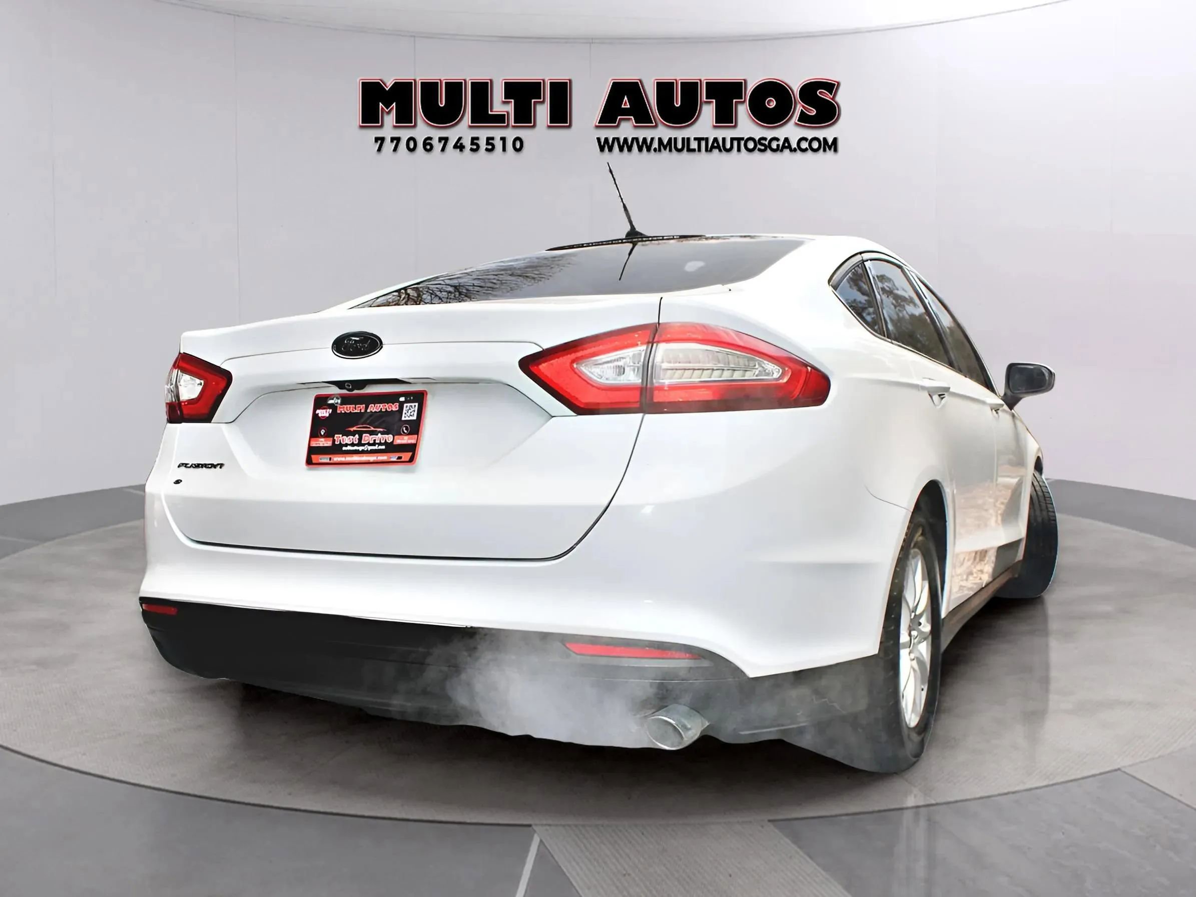 Used 2015 Ford Fusion S image 2