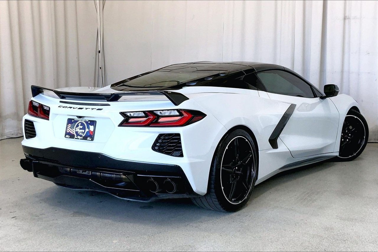 Used 2023 Chevrolet Corvette Stingray Coupe w/ Z51 Performance Package RWD image 12