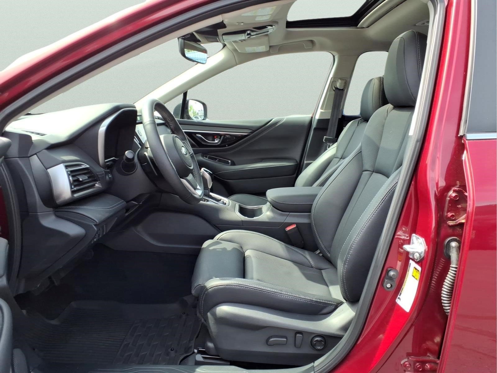 Certified 2025 Subaru Outback Limited AWD/4WD image 9