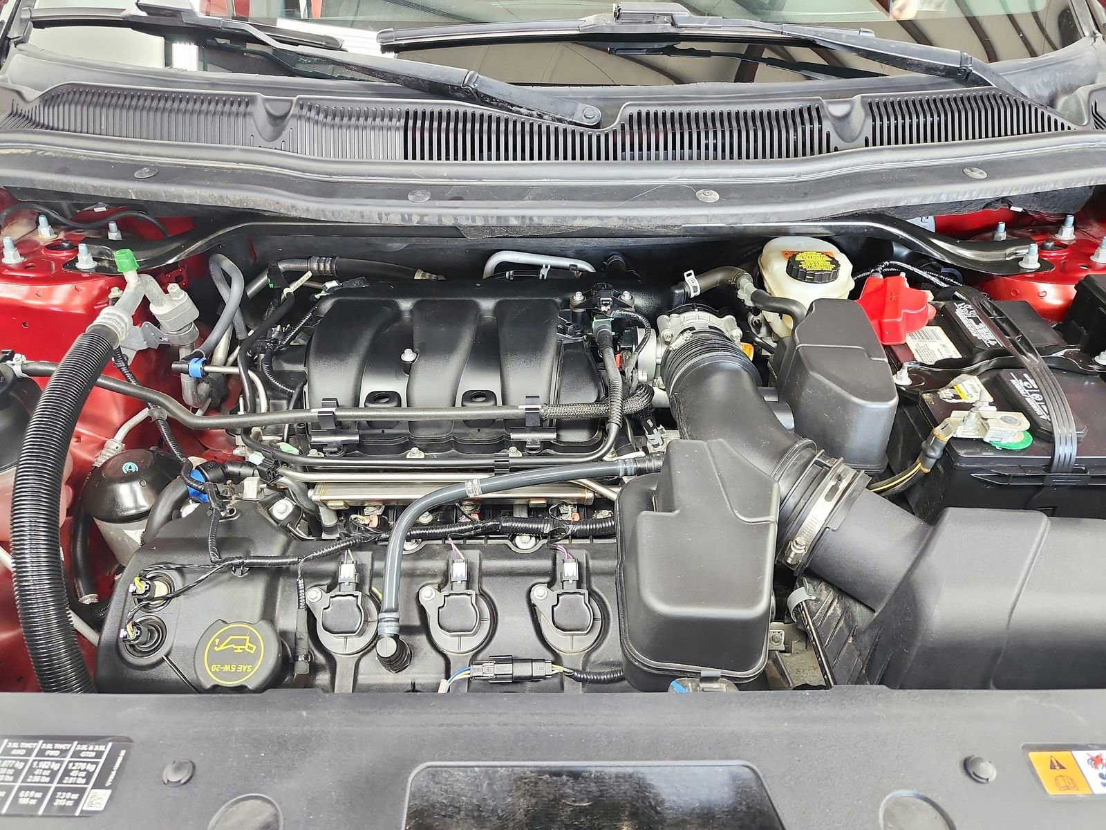 Used 2018 Ford Explorer XLT image 17