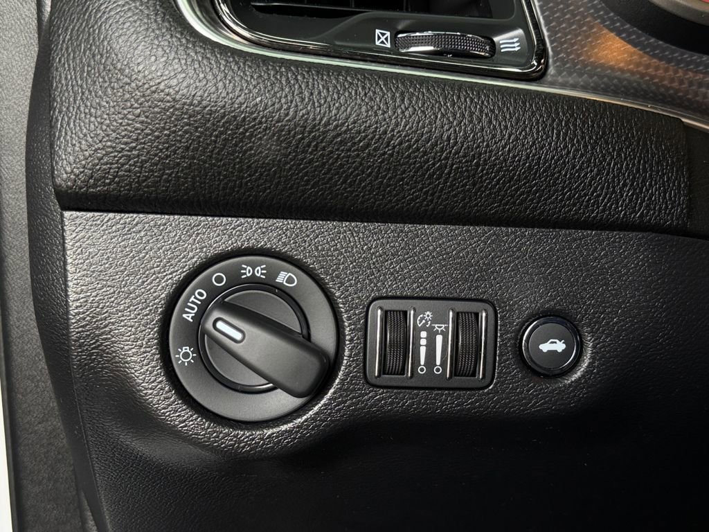 Used 2019 Dodge Challenger SRT Hellcat w/ Laguna Leather Package RWD image 21