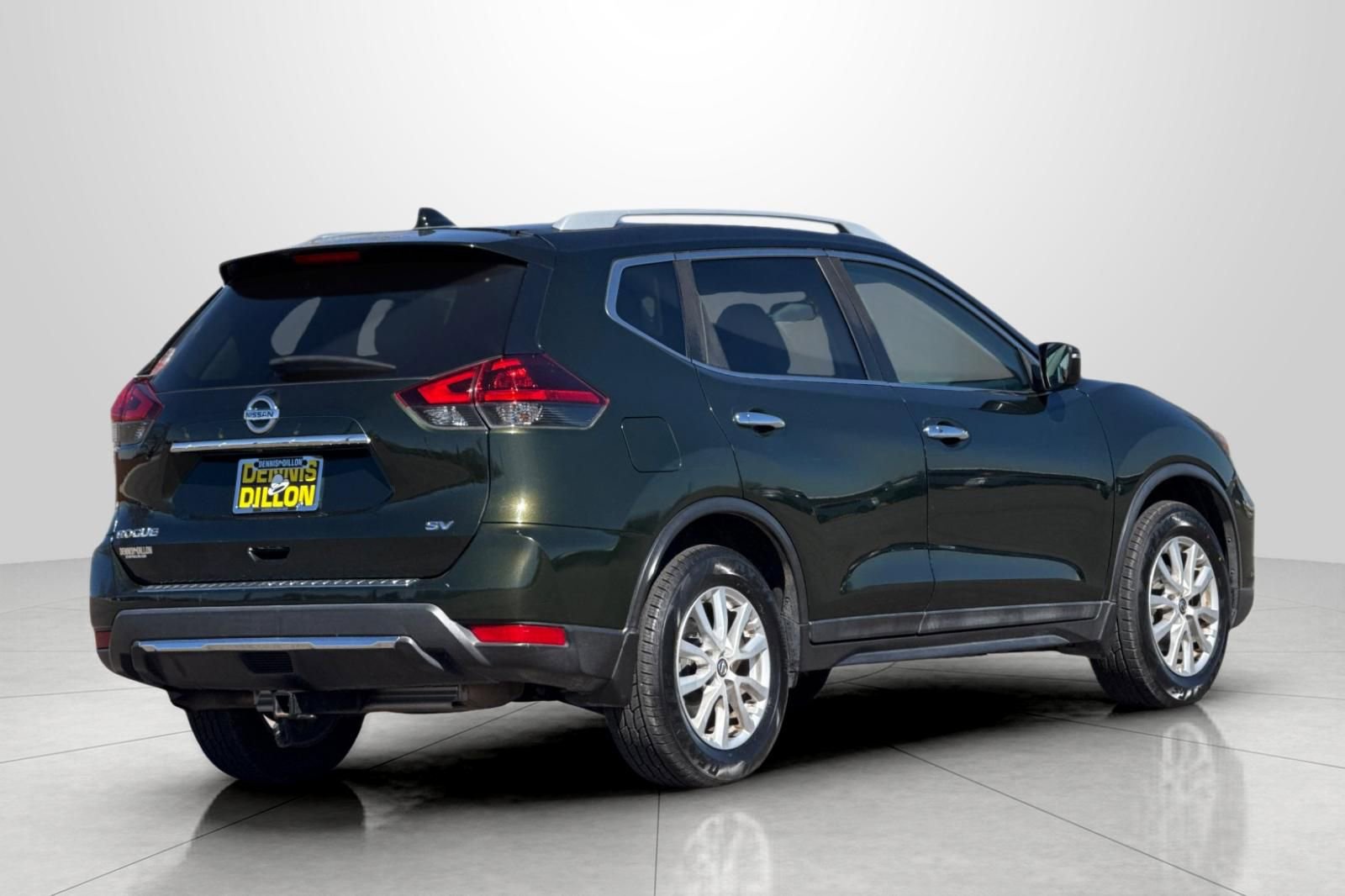 Used 2018 Nissan Rogue SV image 4