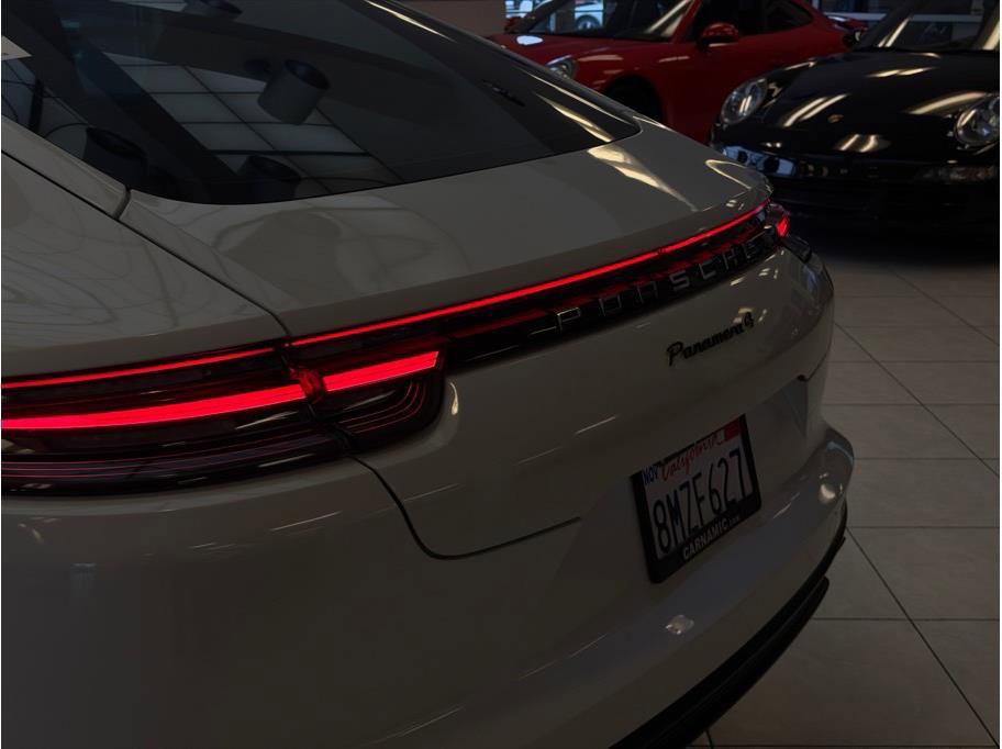 Used 2019 Porsche Panamera 4 AWD/4WD image 40