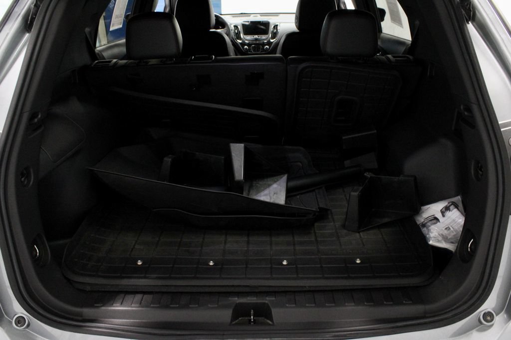 Used 2024 Chevrolet Equinox RS w/ RS Leather Package AWD/4WD image 13