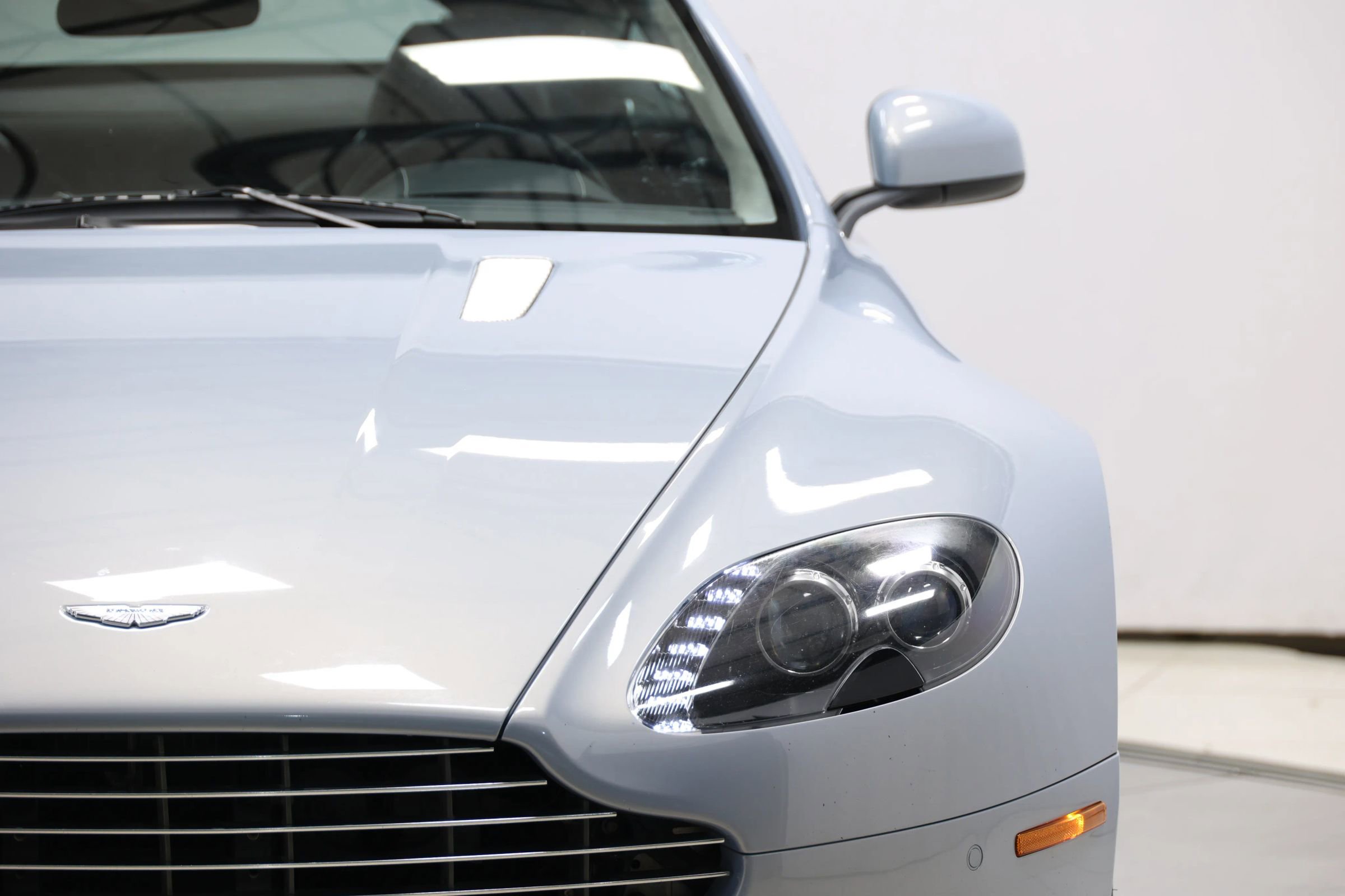 Used 2011 Aston Martin V8 Vantage Coupe image 71