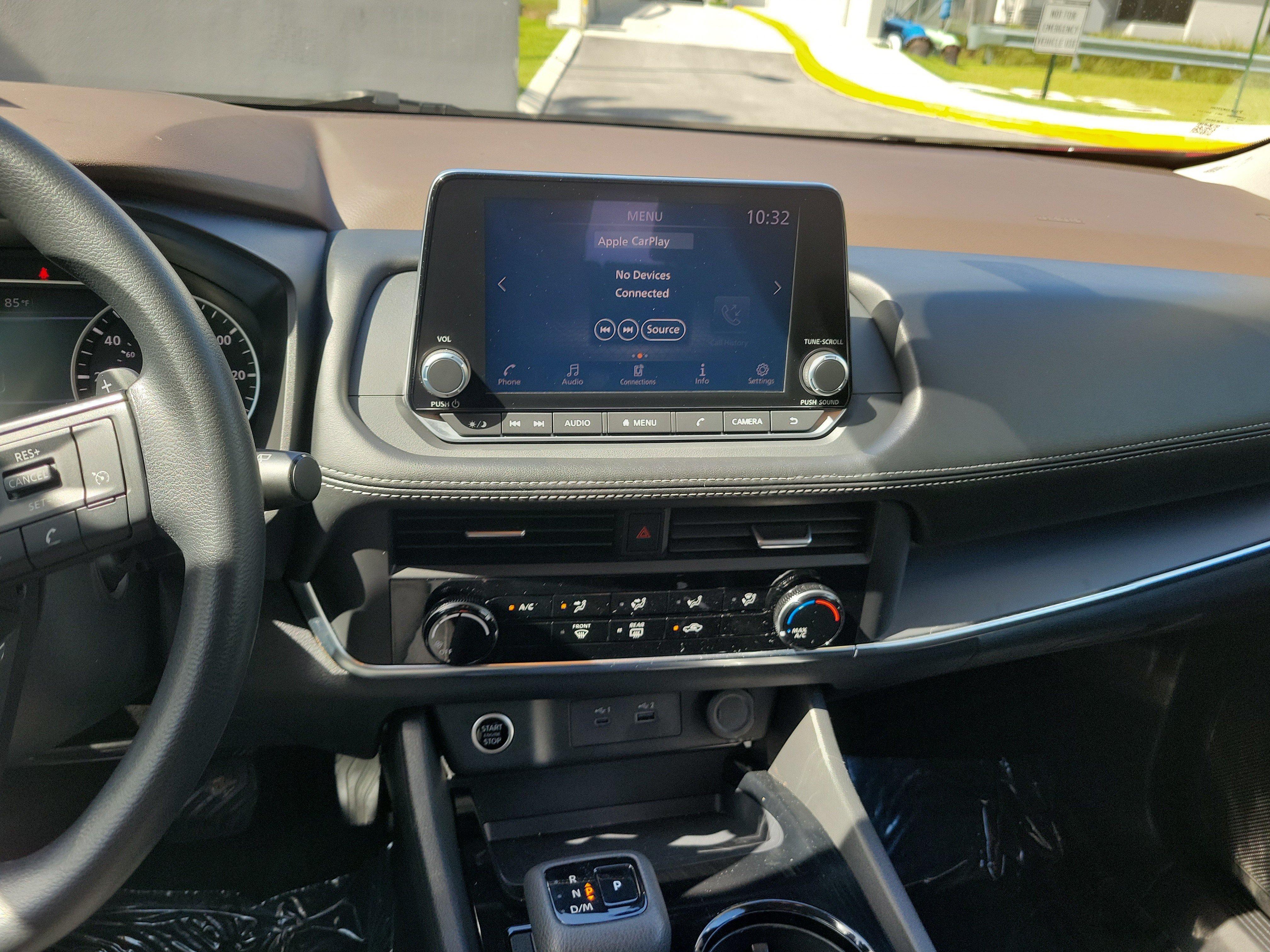 Used 2023 Nissan Rogue S AWD/4WD image 16