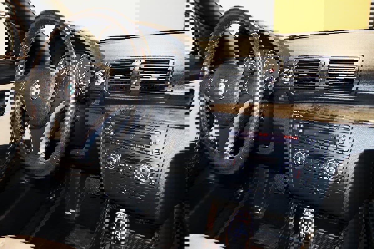 Used 2012 BMW 135i Convertible image 58