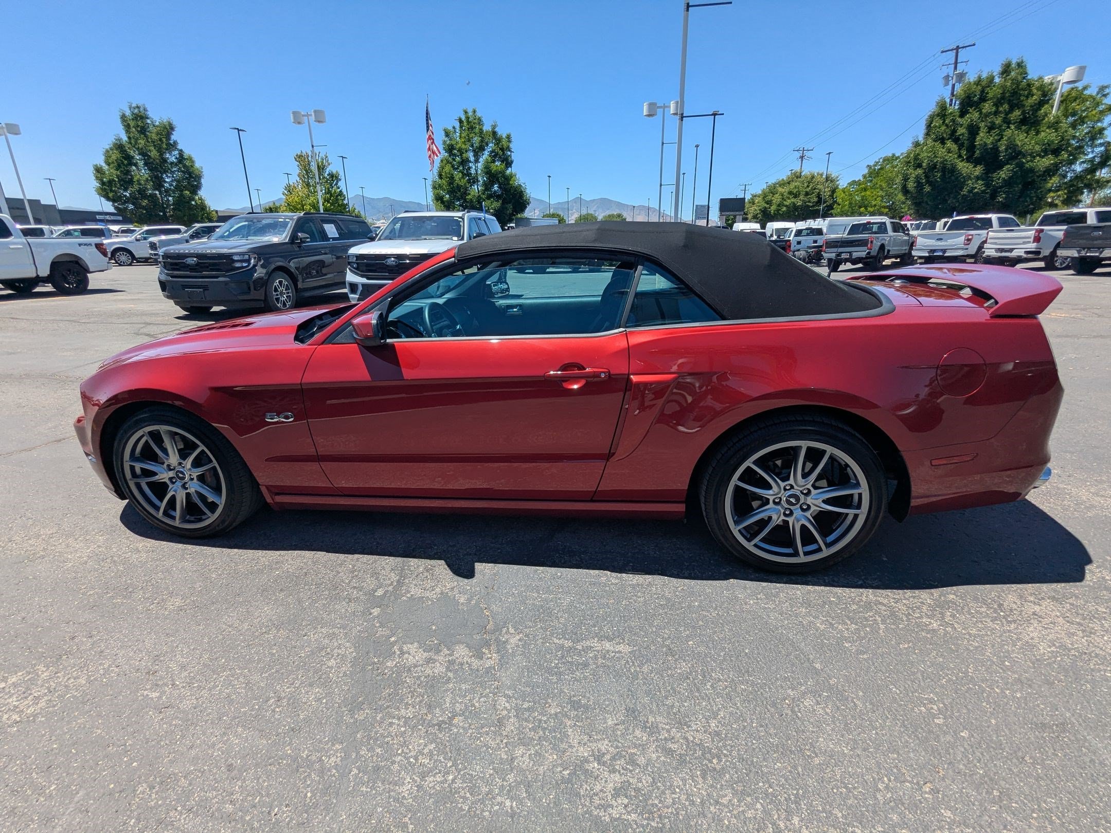 Used 2014 Ford Mustang GT w/ Electronics Package RWD image 9
