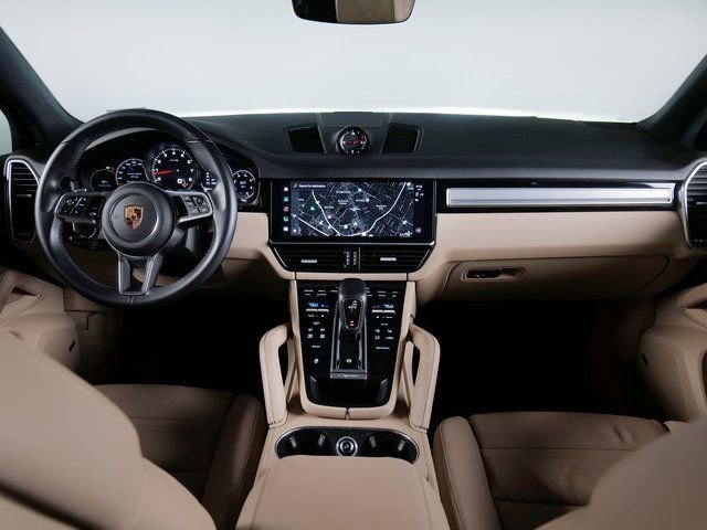 Certified 2023 Porsche Cayenne Platinum Edition image 12