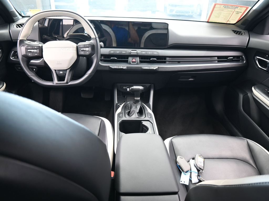 Used 2025 Kia K4 GT-Line w/ GT-Line Premium Package image 39