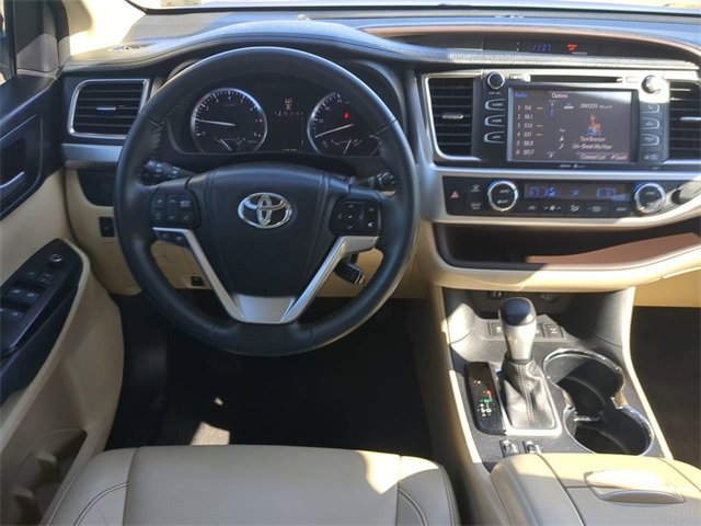 Used 2014 Toyota Highlander XLE image 15