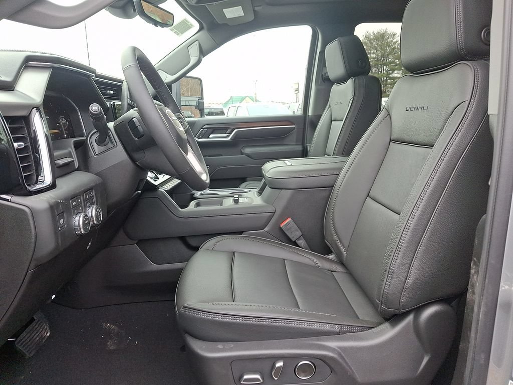 New 2026 GMC Sierra 2500 Denali w/ Denali Reserve Package AWD/4WD image 8