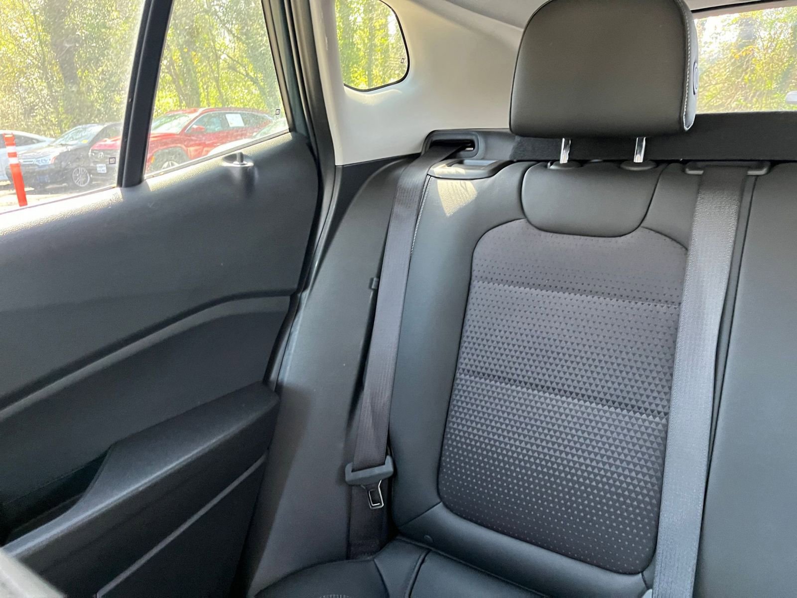 Used 2025 Chevrolet Trax LT w/ LT Convenience Package image 38